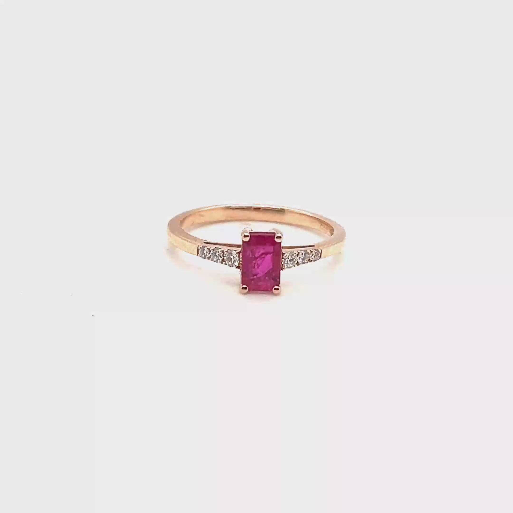 18 KT, 0,58 CT RUBY
